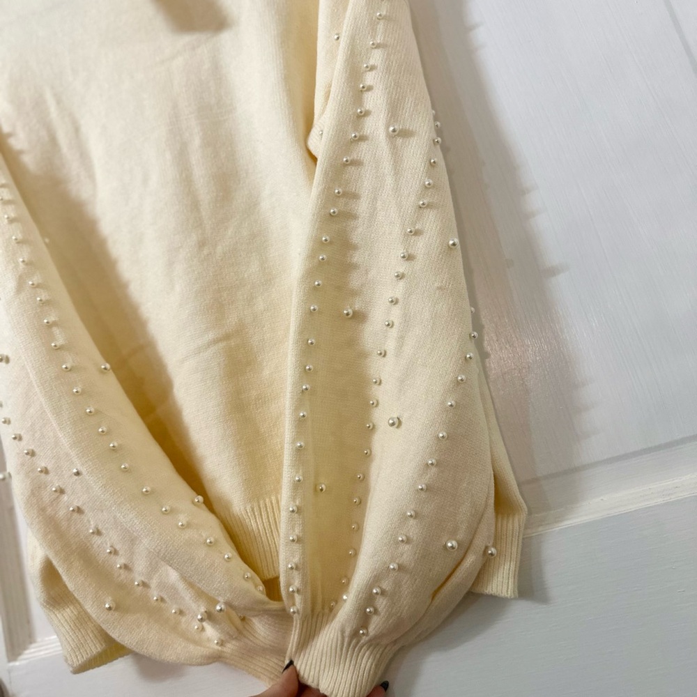White Birch Cream Sweater with Pearl Accents NWT - Picture 7 of 8